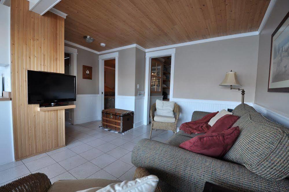 Seclusion Bay Resort Уест Келоуна Екстериор снимка